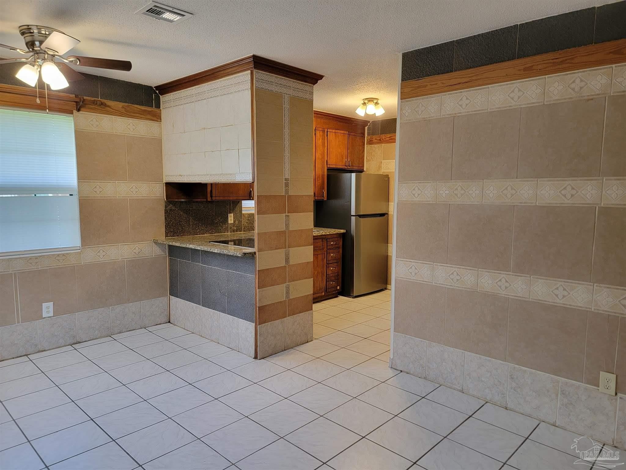 9610 Bowman Ave – photo 3