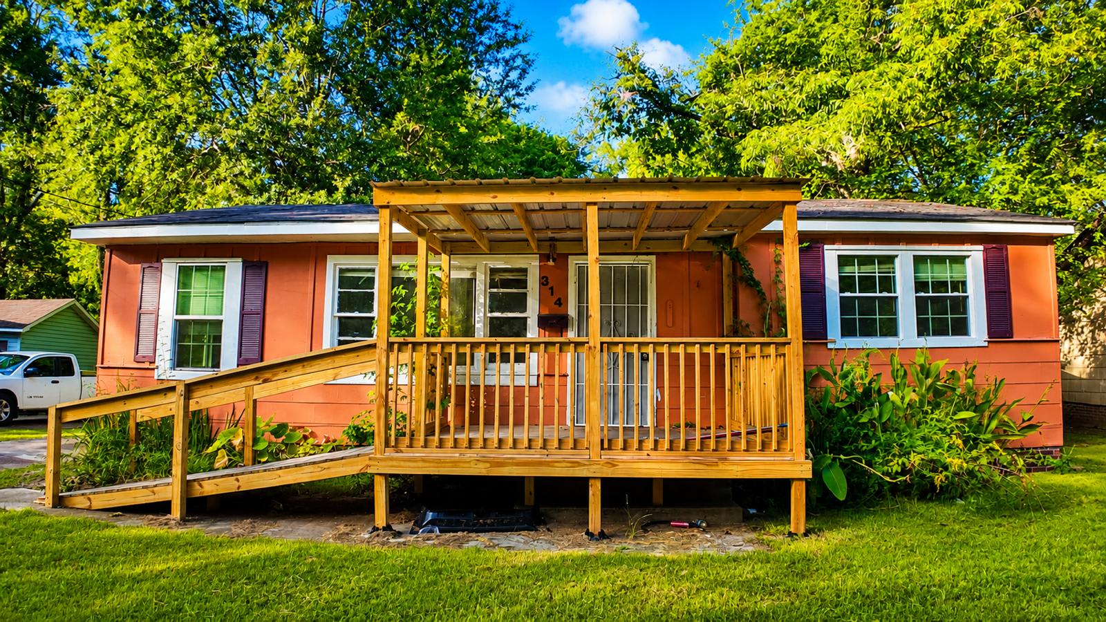 314 Clubview Drive – photo 1