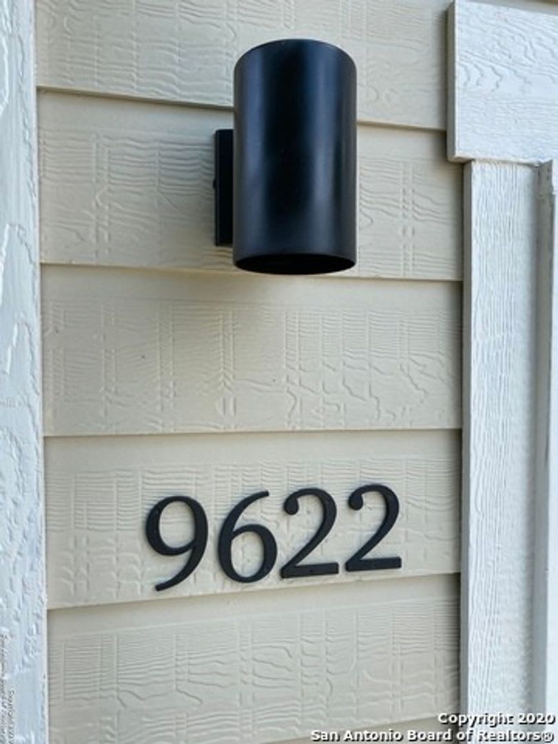 Wonderful home in Copperfield Neighborhood. Realtor Commission: $500 – photo 4