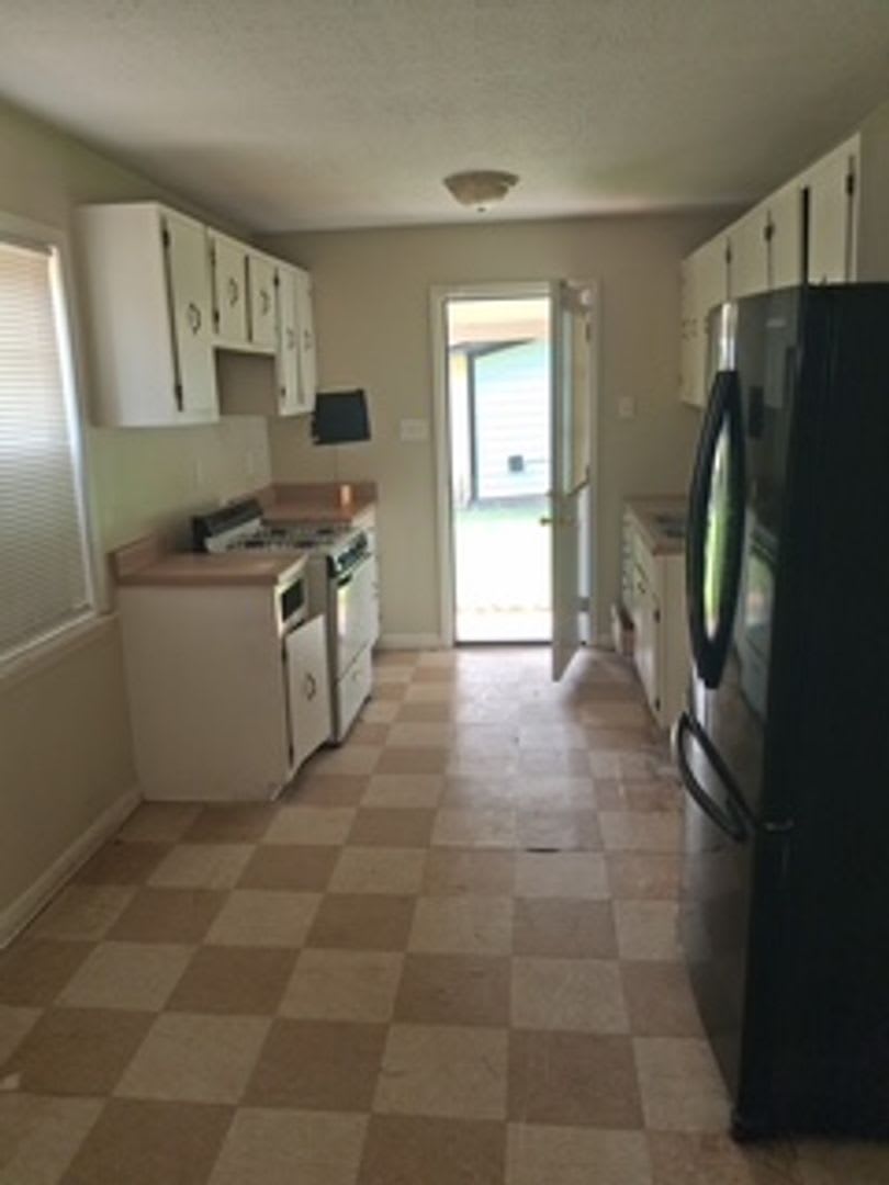 HALF OFf MOVE-IN SPECIAL AVAILABLE!!!!! – photo 1