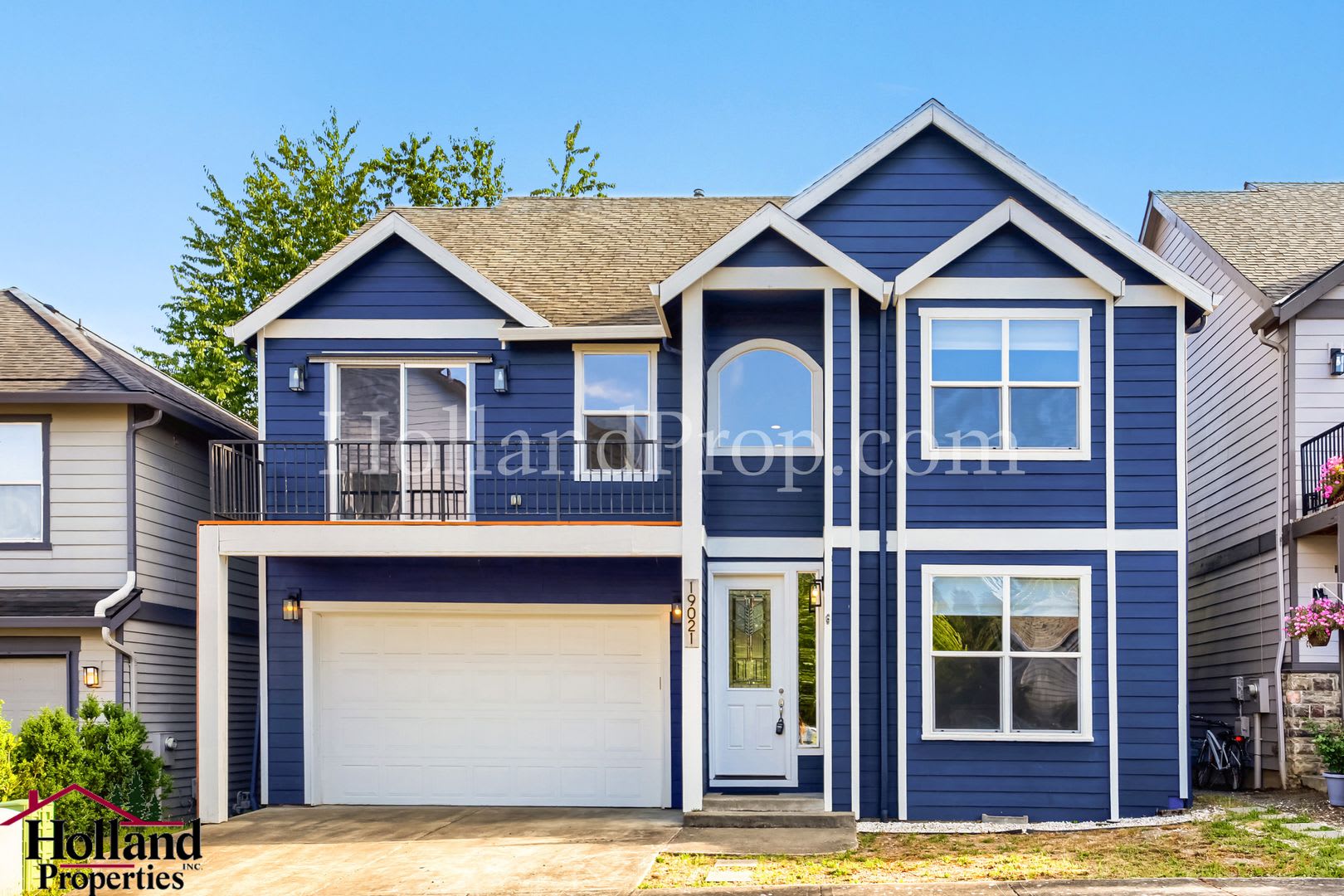 Modern Comfort Meets Prime Beaverton Living! ** NEW PRICE $2,995 AND REDUCED SECURITY DEPOSIT ** – photo 1