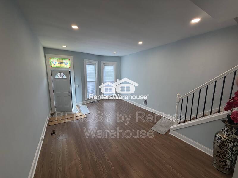 2033 N Fulton Ave – photo 1