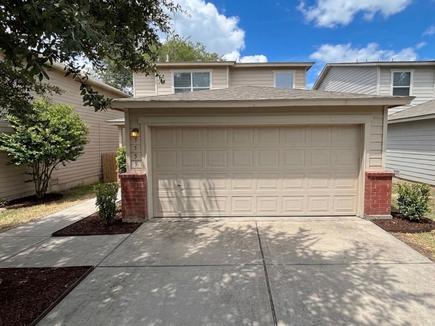 Spacious 2 story home! – photo 1