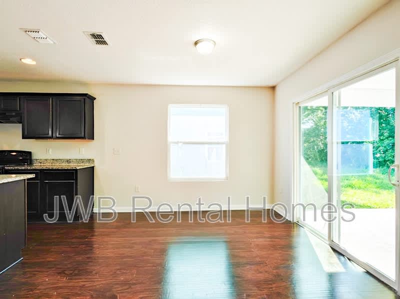 4650 Lenox Ave – photo 4