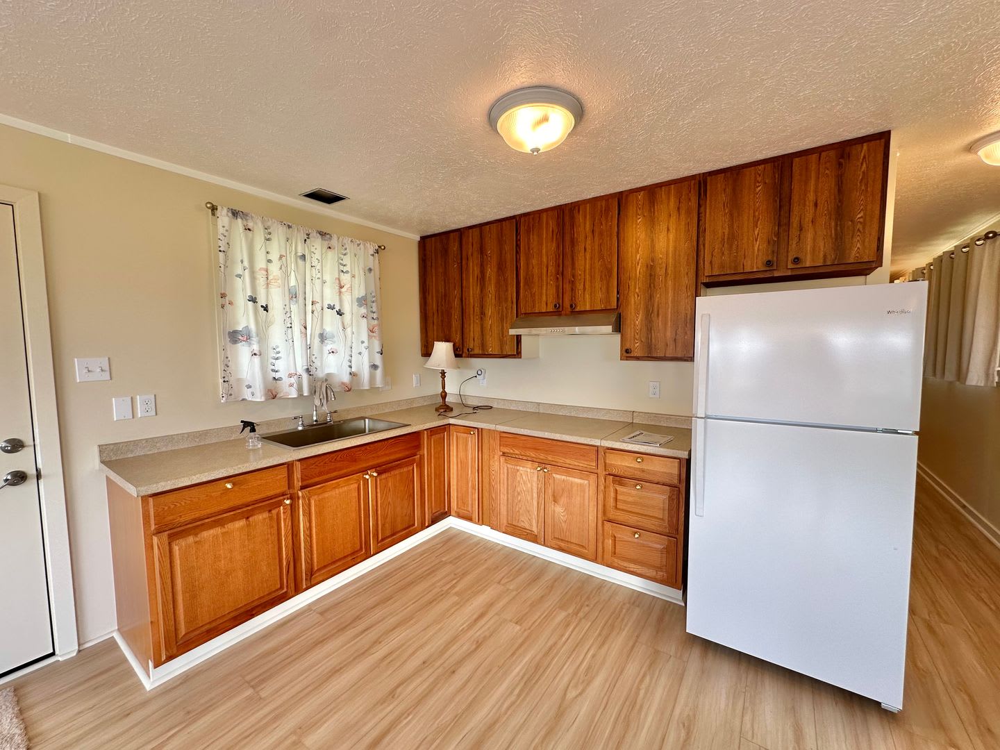 Newly Renovated 700 Sq Ft Attached Studio For Rent Wailuku – photo 4