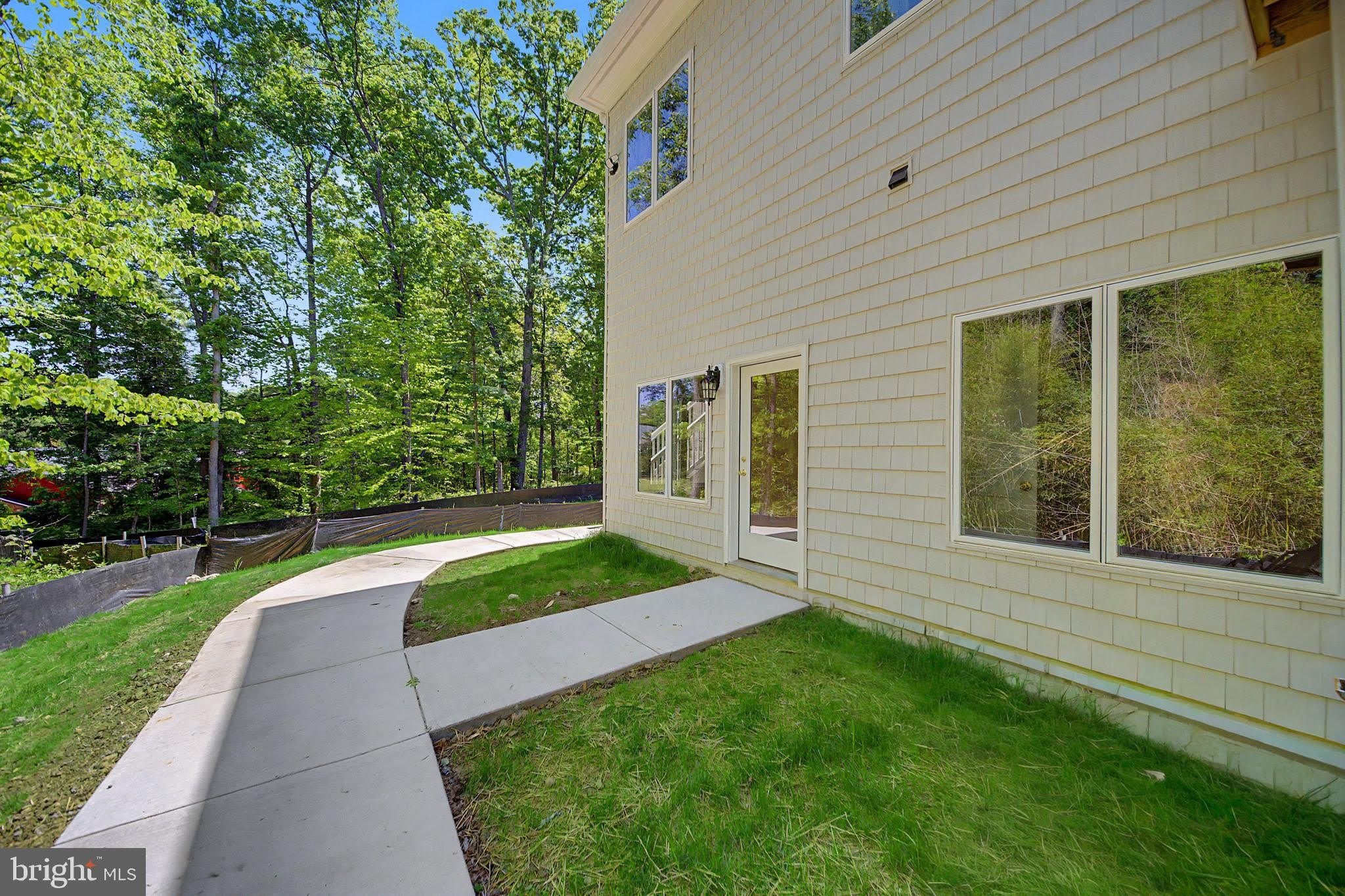 10205 Sorrel Avenue – photo 2