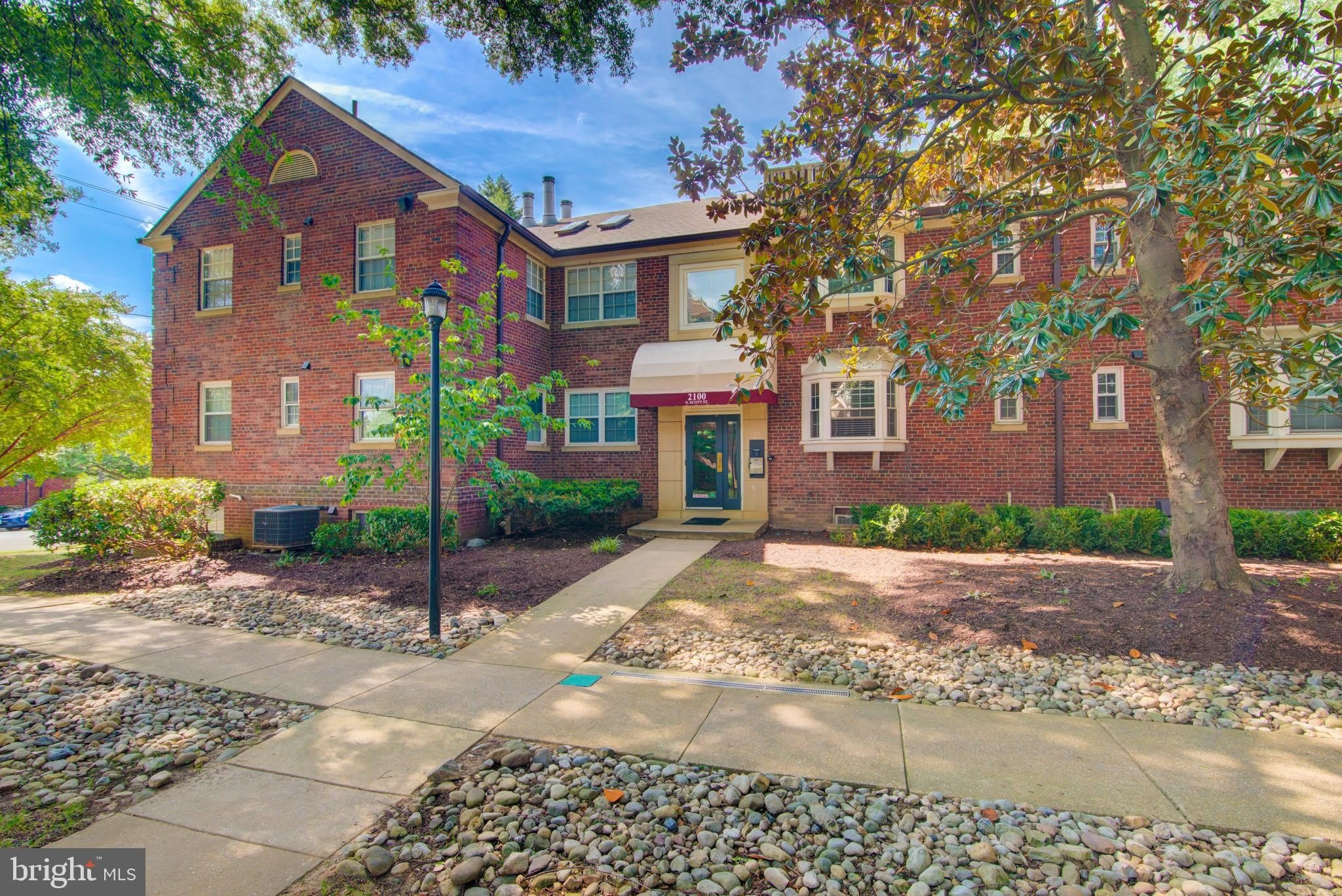 2100 N SCOTT Street – photo 3