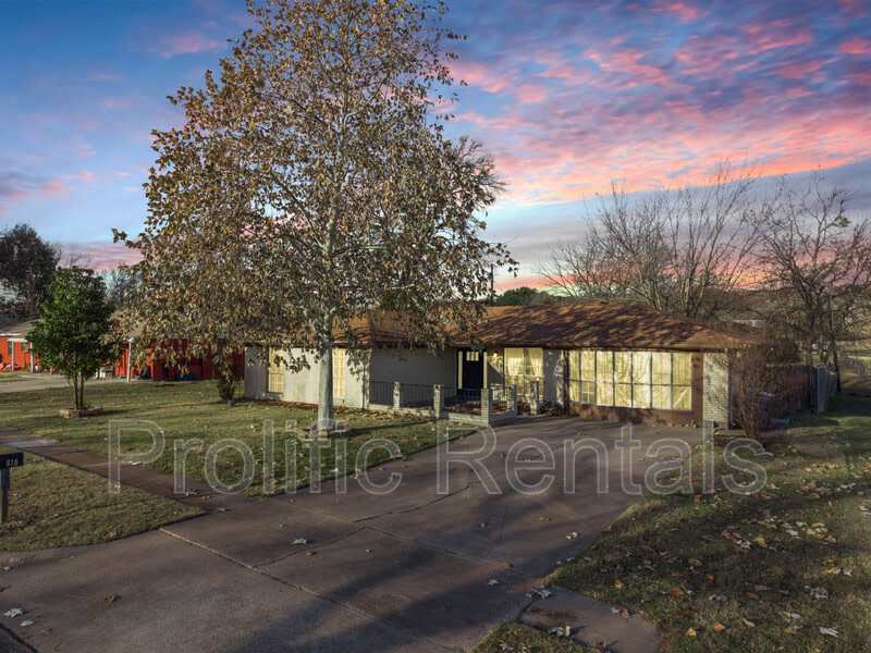 610 Creek Street – photo 1