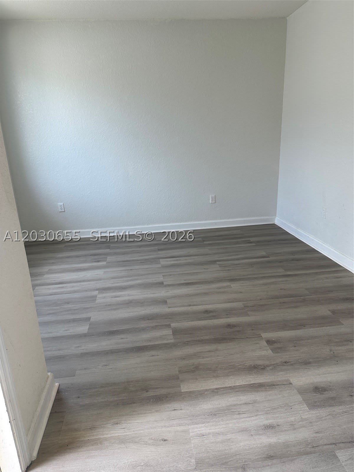 2330 SE 10th St – photo 4