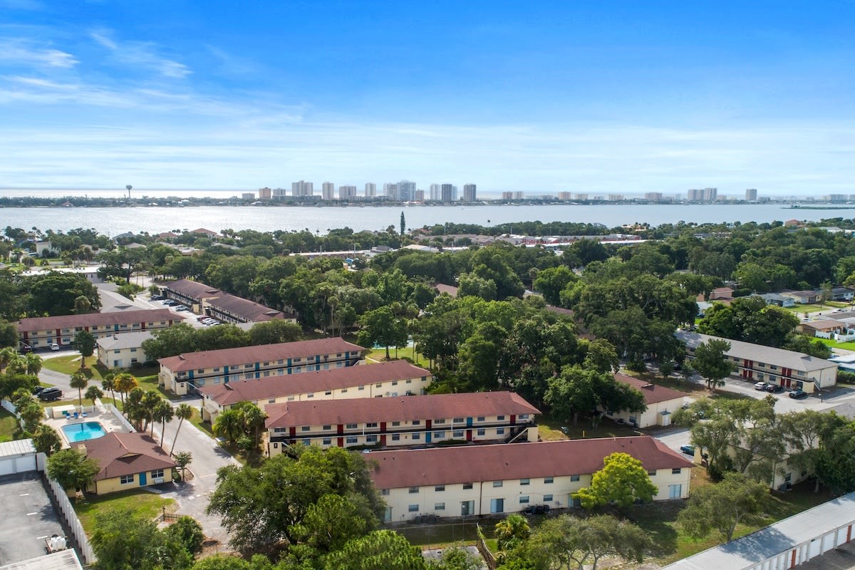 Ridge Apartments – photo 2