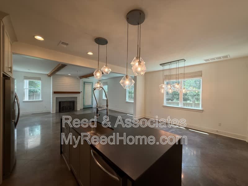 1080 Blythe St – photo 4