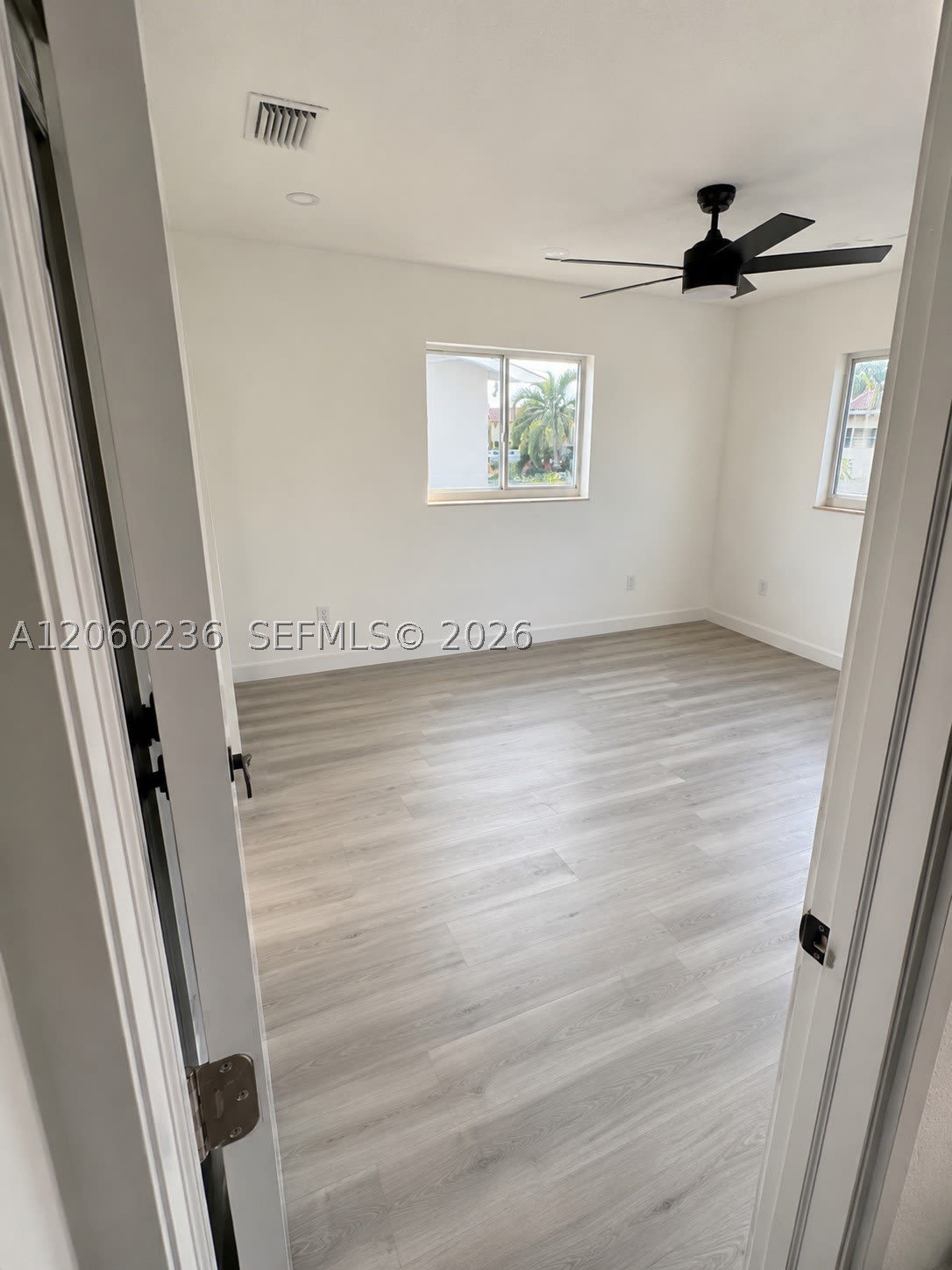 1373 W 43rd Pl – photo 5