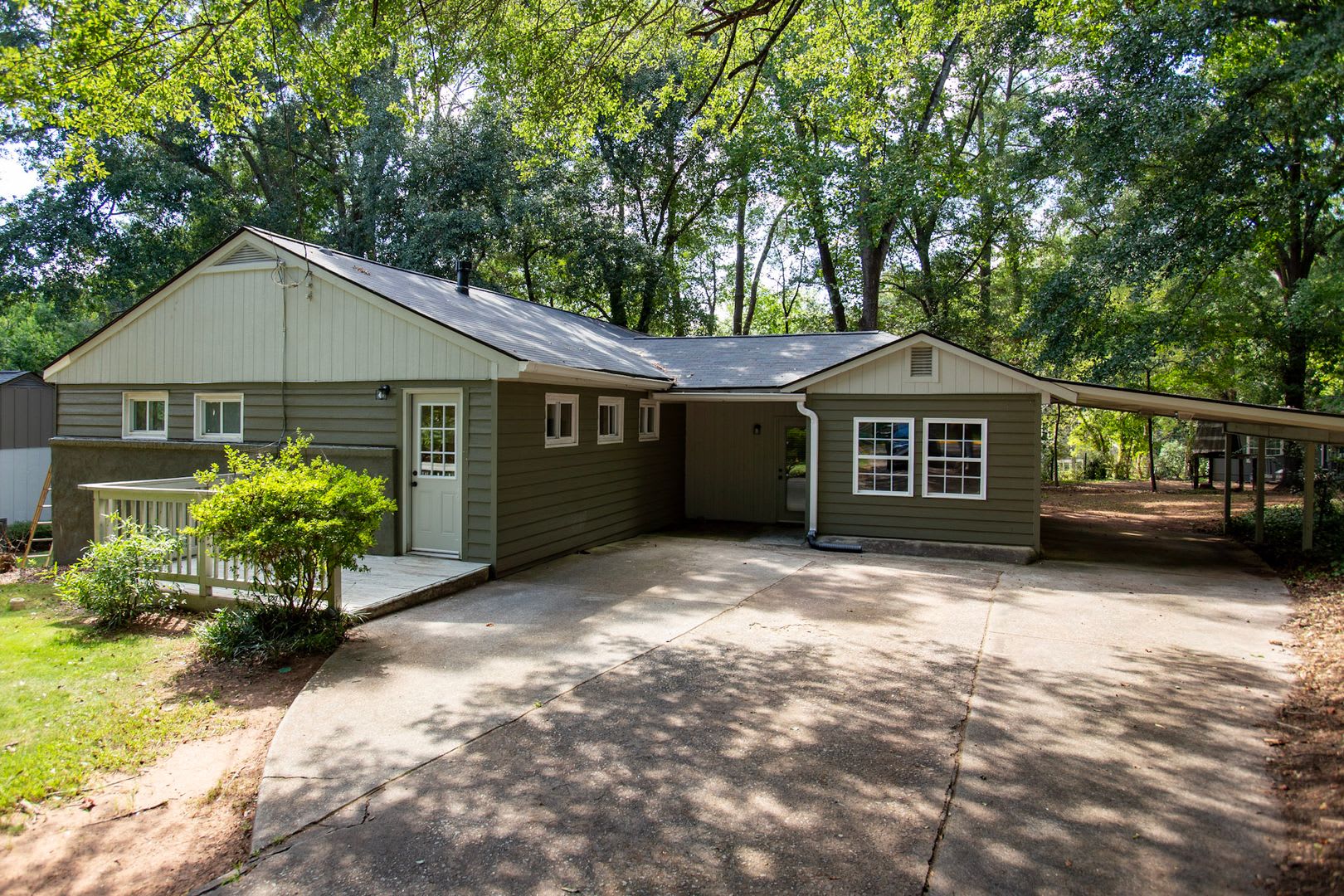 4 bedroom house in Five Points available now!! – photo 1
