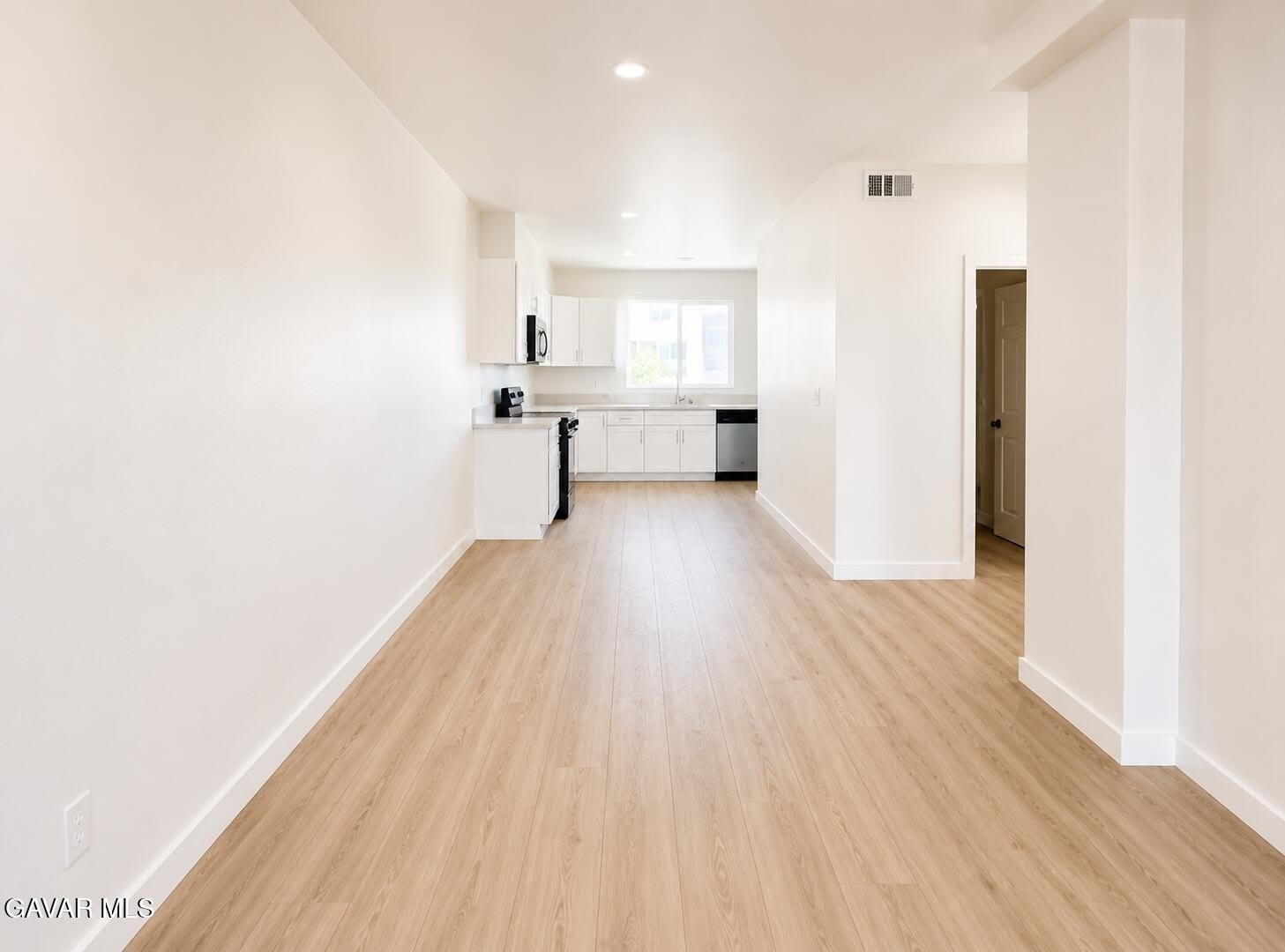 38225 E 9th Street – photo 5