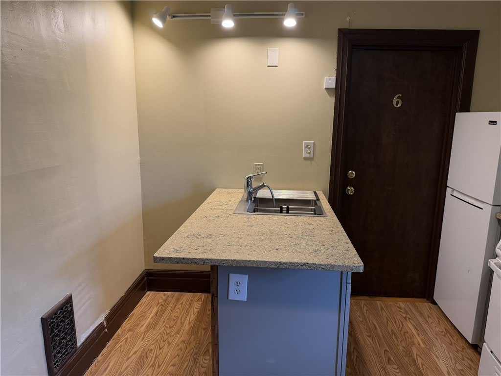 168 Gibbs Street – photo 3
