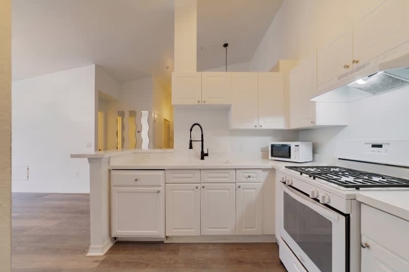 3391 S Kirkman Rd – photo 3