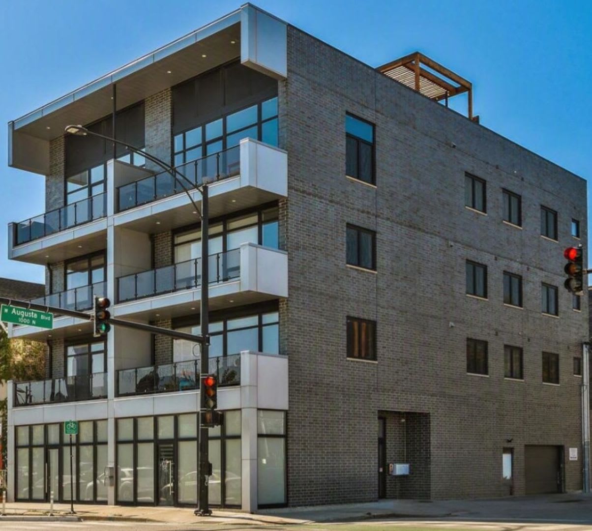 1203 W Augusta Blvd – photo 1