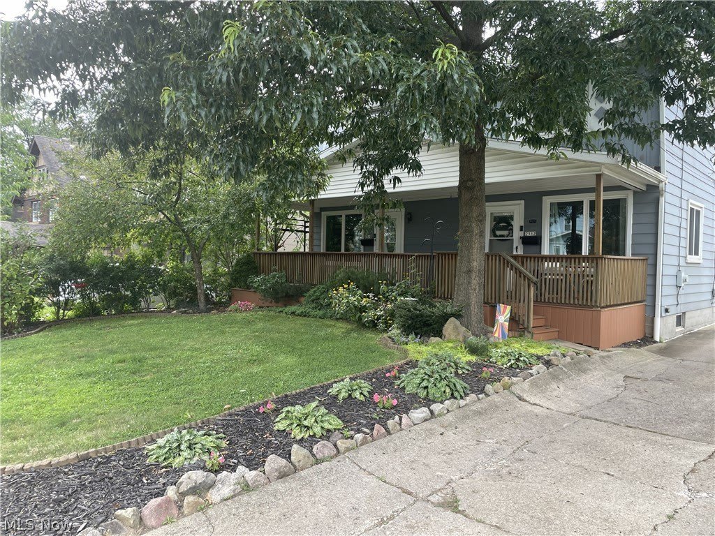 2562 3rd Street – photo 1