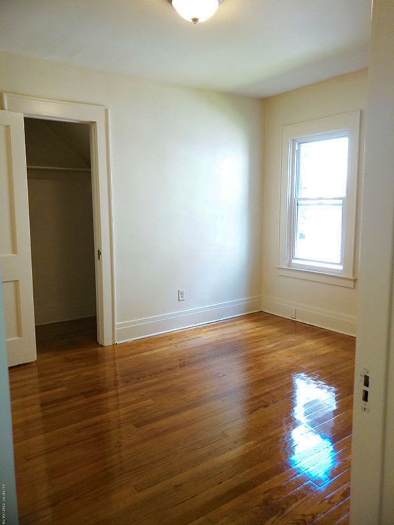 231 Fellows Avenue Available 8 1 27 Great Value All Hardwoods And Garage – photo 3