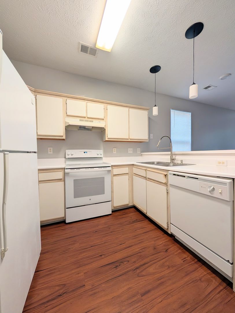 Ground Floor River Oaks Condo – photo 5