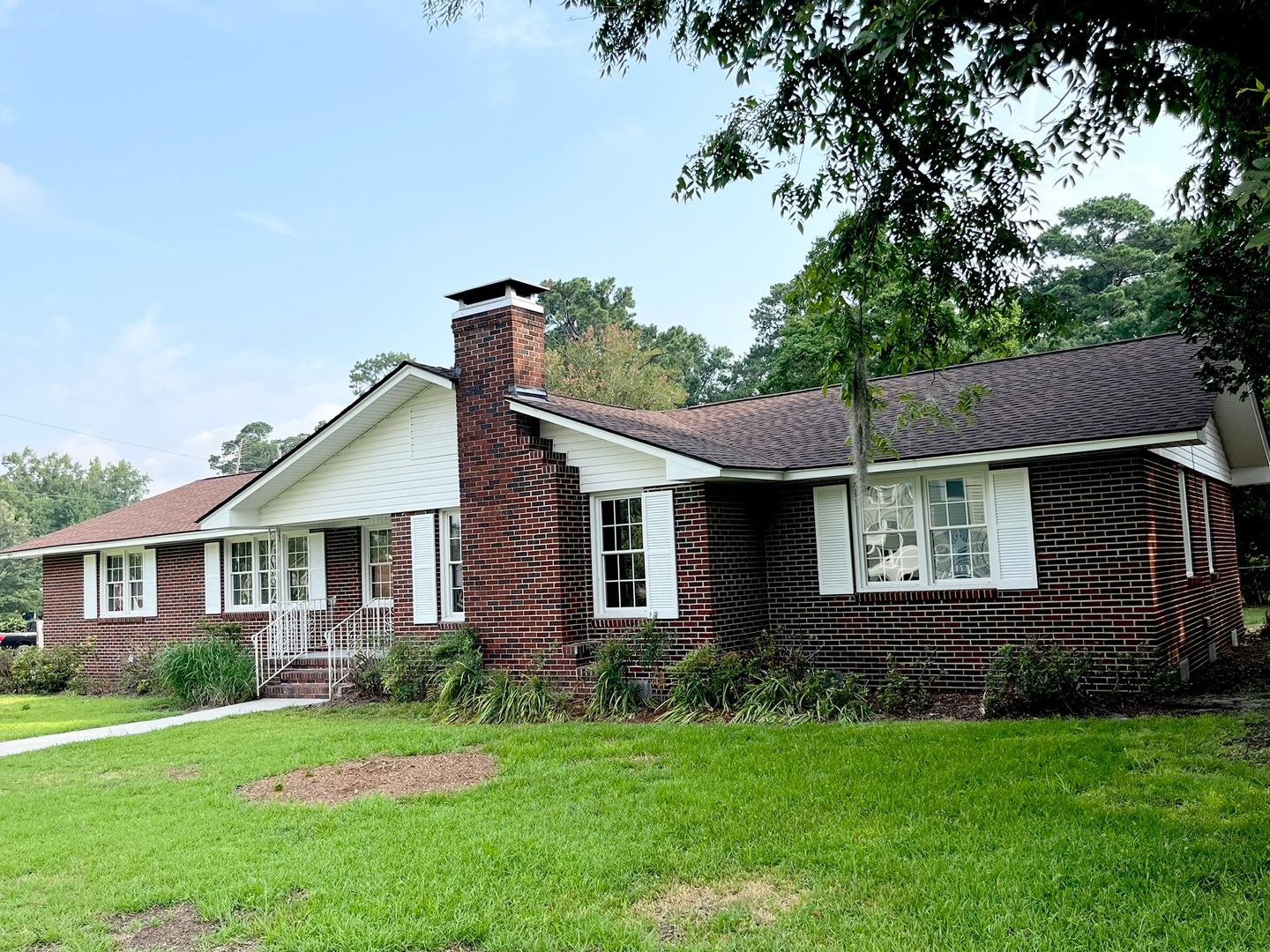 Charming 3 bed, 2 bath on Corner Lot in Old Pooler – photo 3