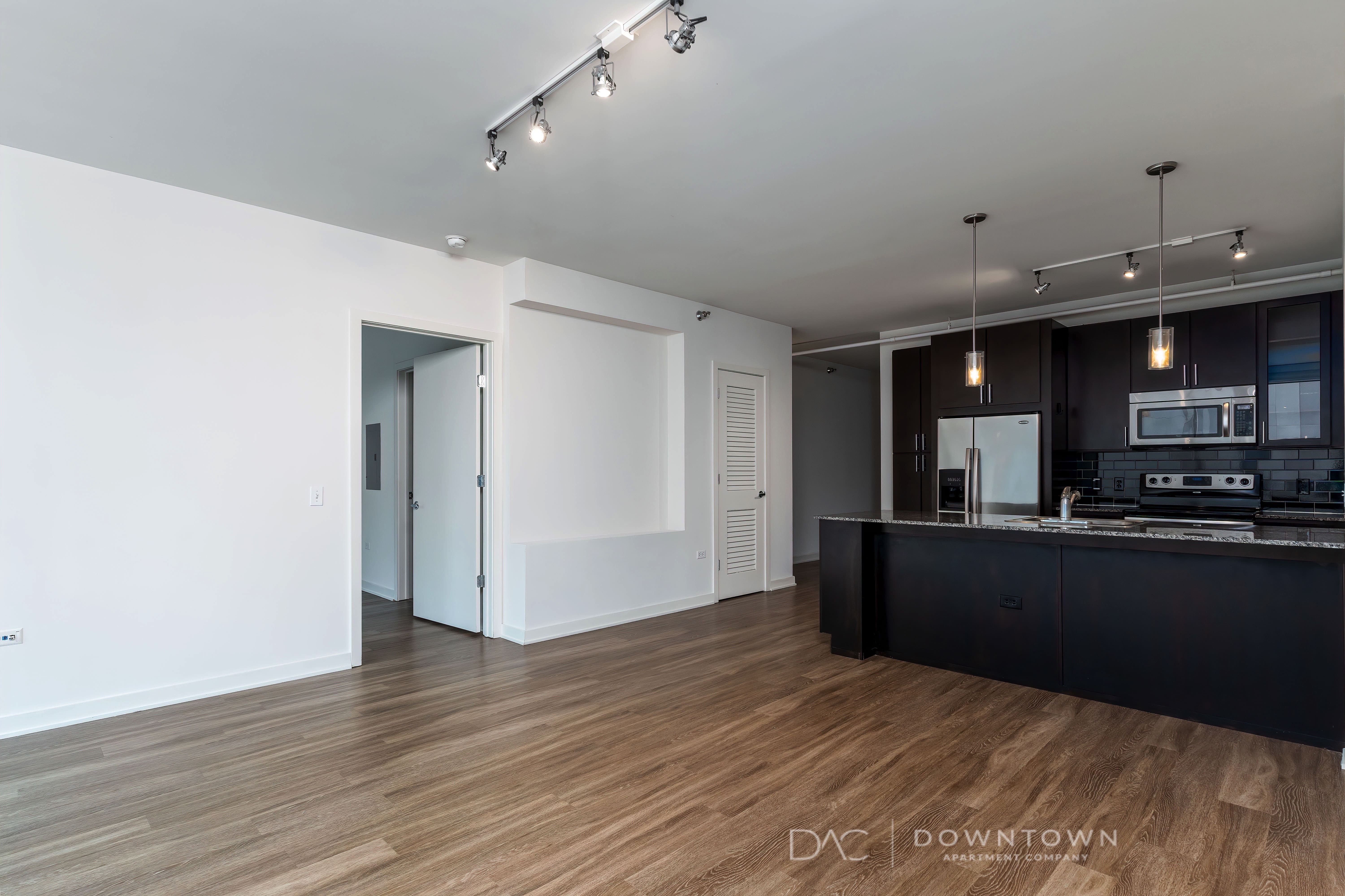 155 W Kinzie St – photo 3