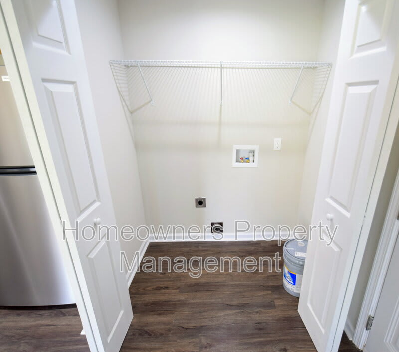 405 Andrews Rd – photo 5
