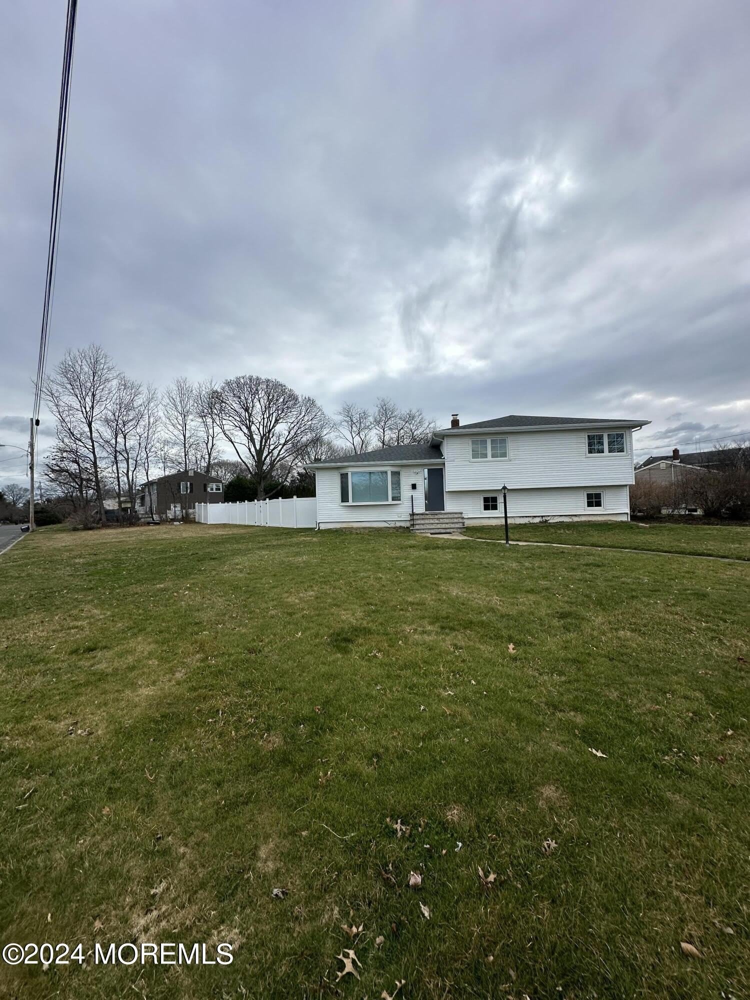 46 Hilltop Road – photo 1