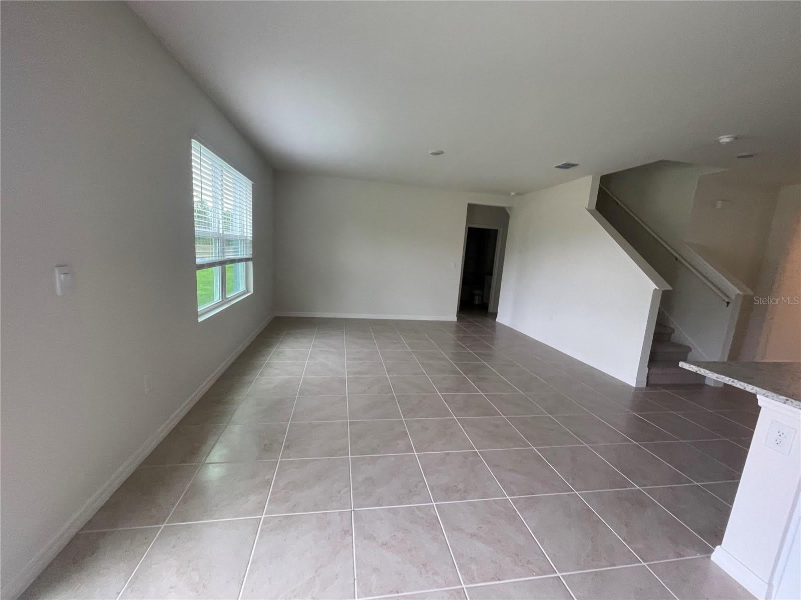 498 BARONESS Way – photo 3