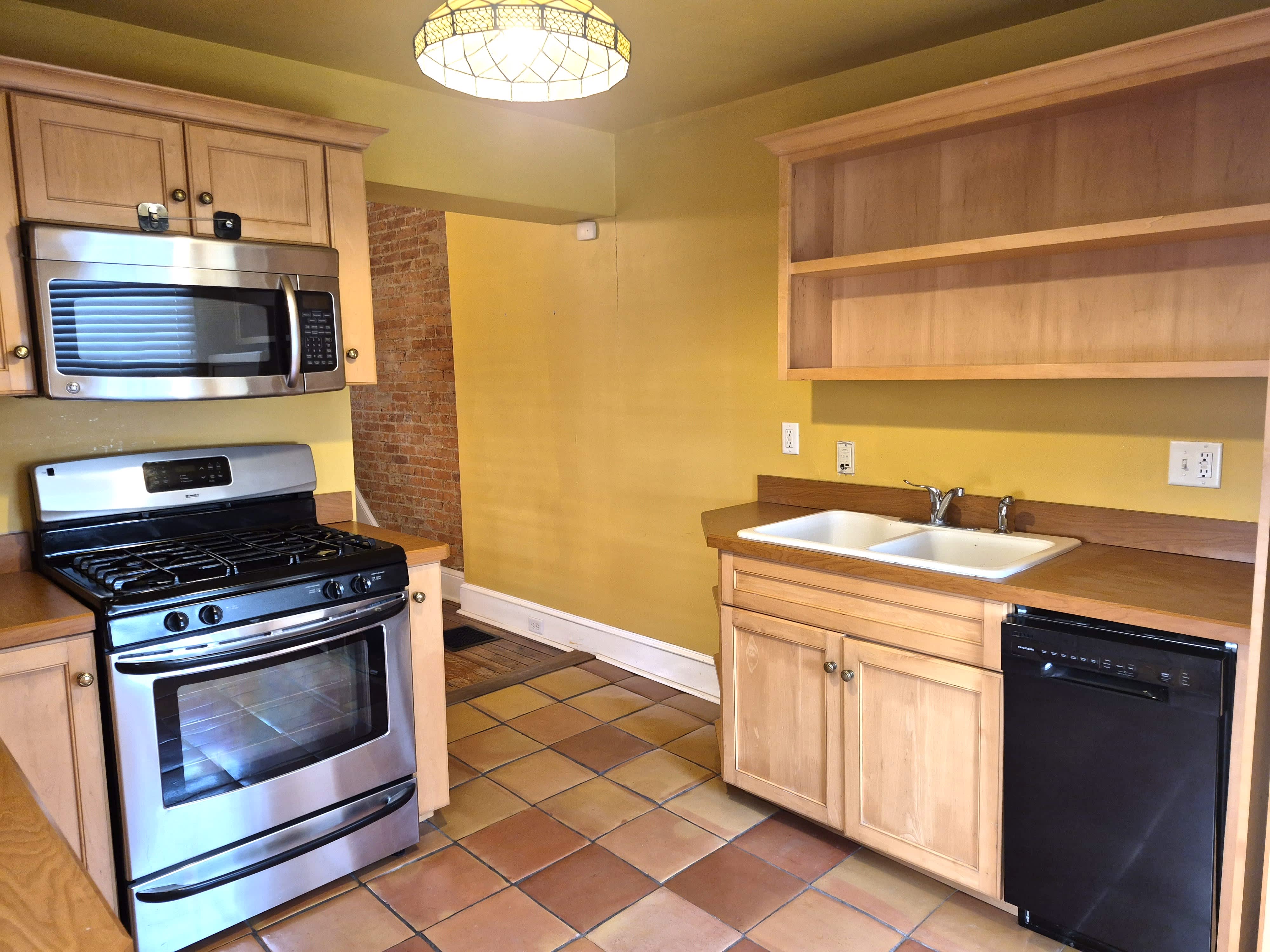 137 E New St – photo 5