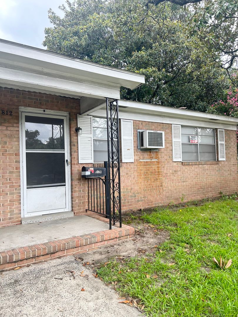 2 Bedroom Duplex Close To Downtown Durham – photo 1