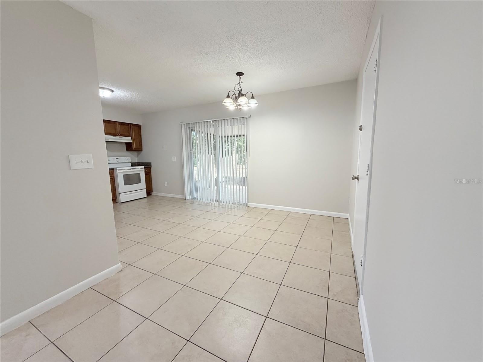 330 DOGWOOD Avenue – photo 4
