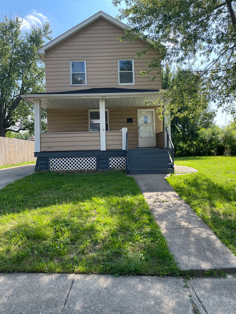 3 Bedroom Single Family Home – photo 1