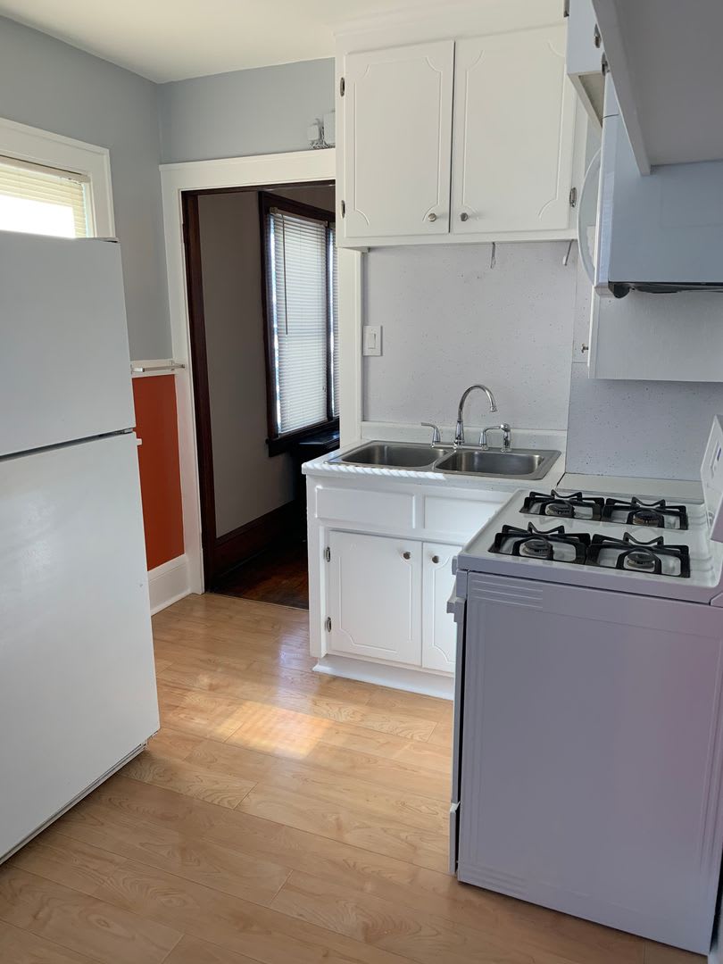 6 Bedroom 4 Bathroom Como House Available September 2026 – photo 2