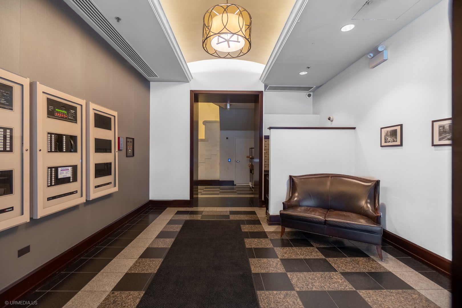 6 E Monroe Street – photo 2