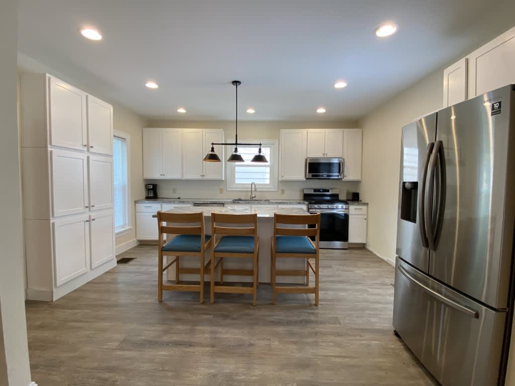1202 Memorial Avenue – photo 3