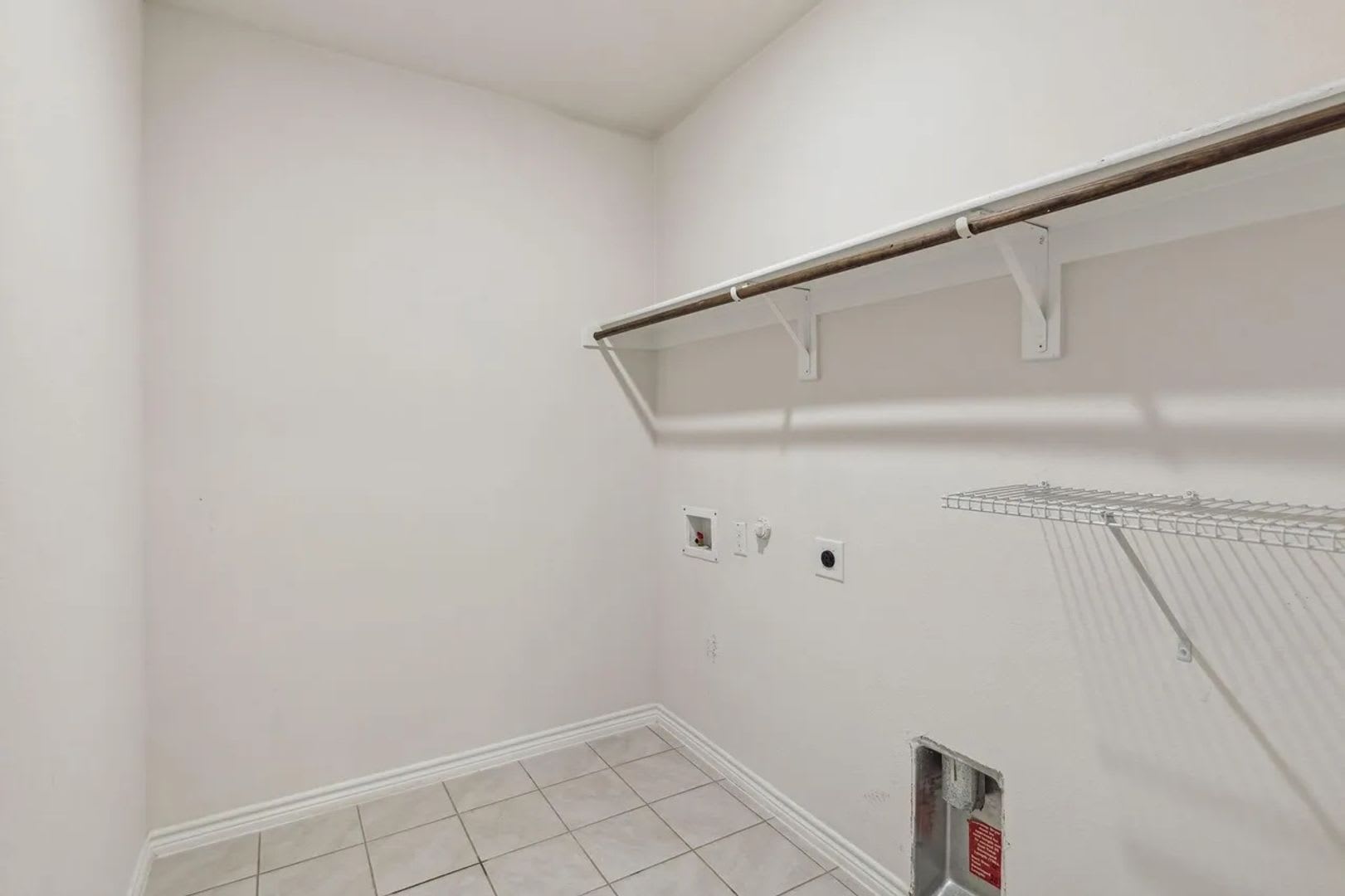 Room in 4 Bedroom Home in Princeton – photo 3