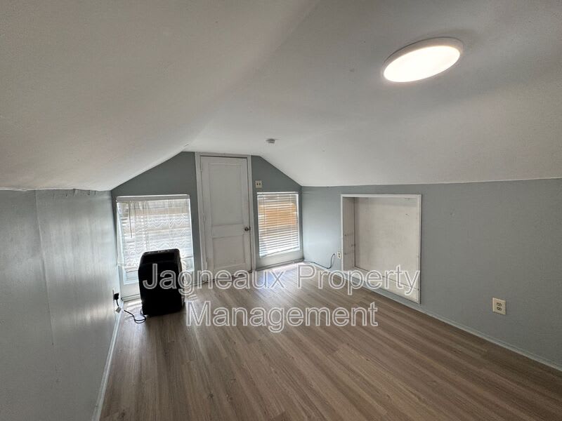 415 Ash St – photo 3