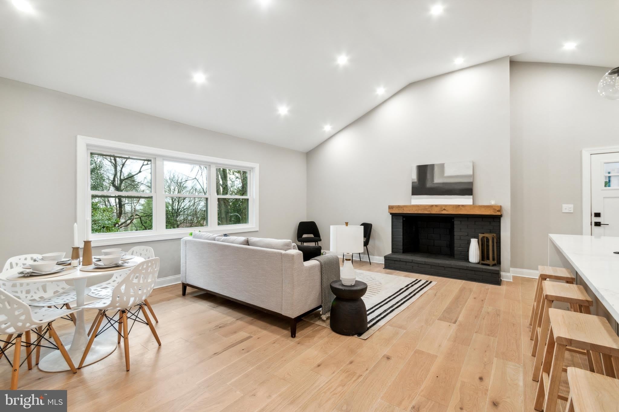 405 Meadowhurst Lane – photo 3