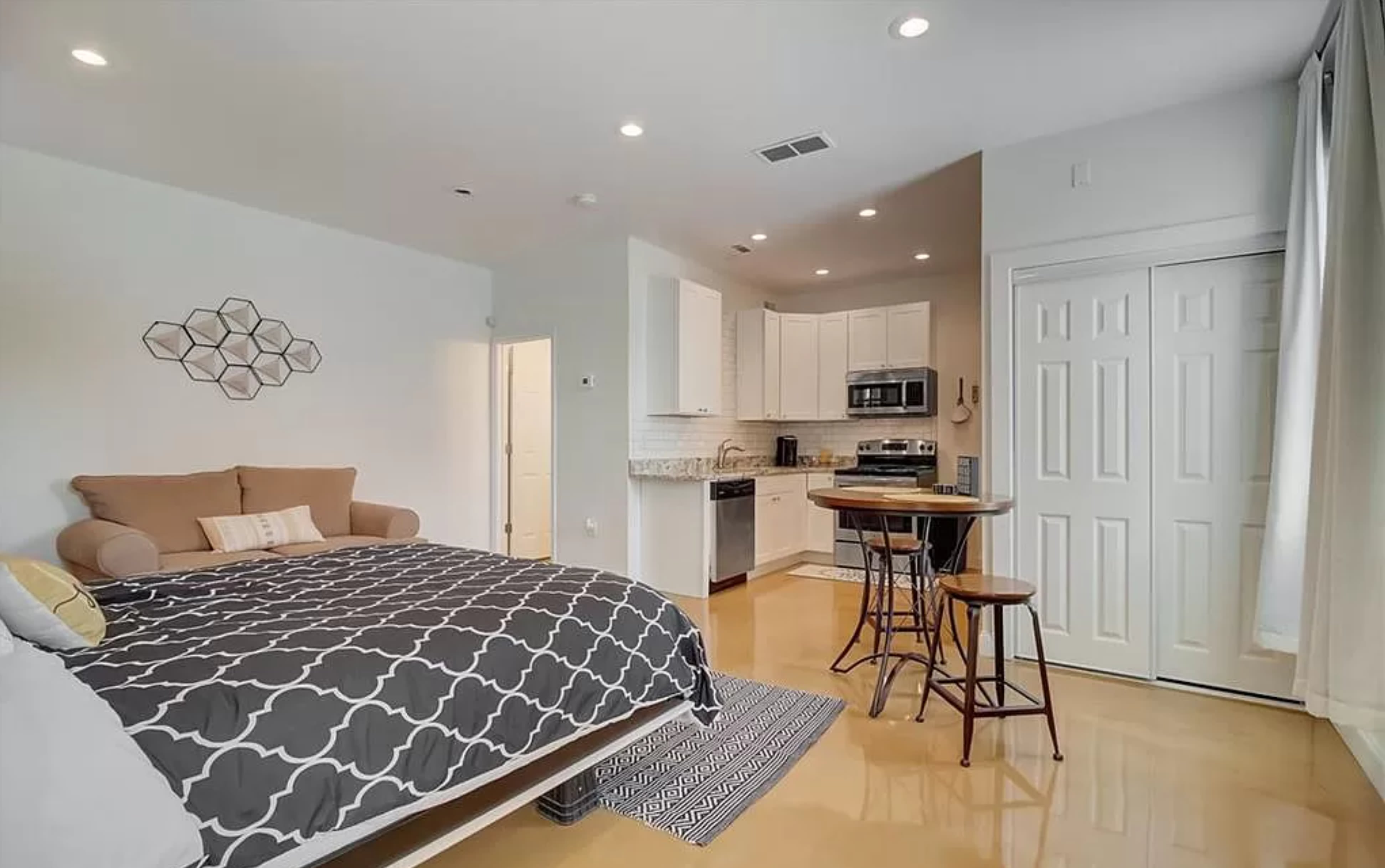 947 North Ormewood Park Drive Southeast – photo 2