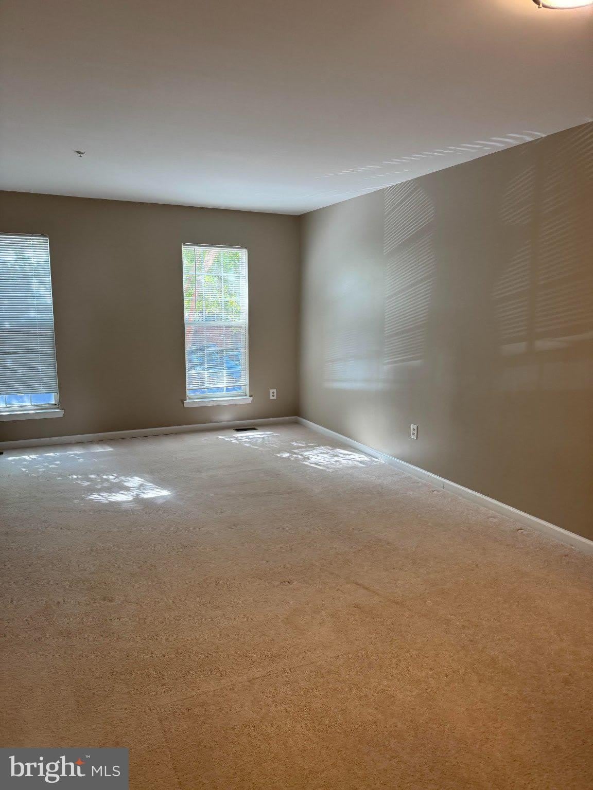 1588 LEEDS CASTLE Drive – photo 2