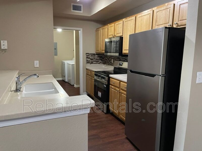 10075 Gate Parkway N – photo 5