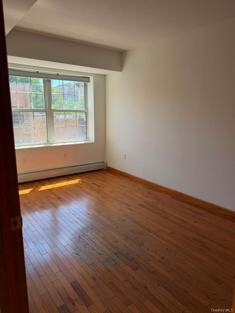35-19 Leavitt Street – photo 4