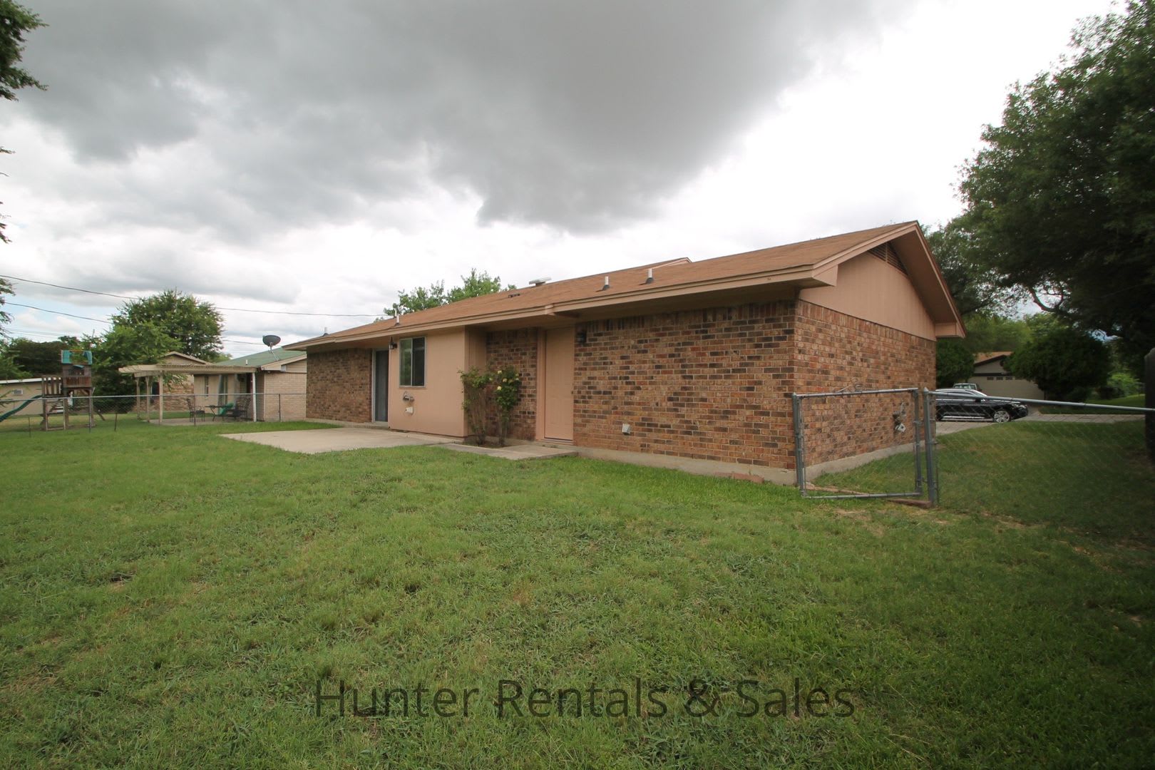 Established Neighborhood! – photo 4