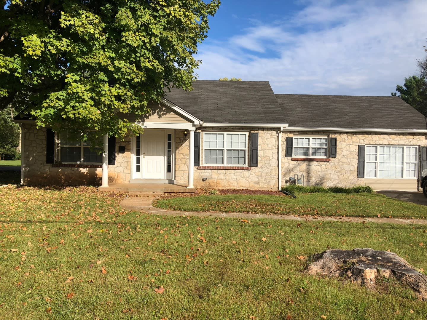 Great spacious home on Nutwood! – photo 2