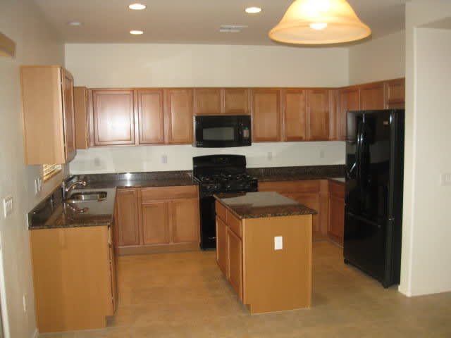 Rancho Sahuarita, 4 Bedroom 3 Bath, Family Room, Granite, Tile Flooring, Flagstone Patio – photo 3