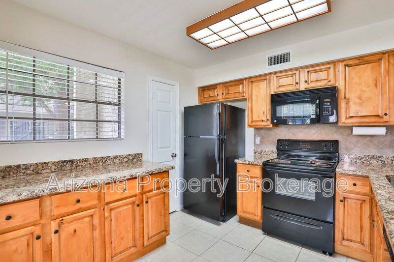 2333 E. Southern Ave. – photo 2