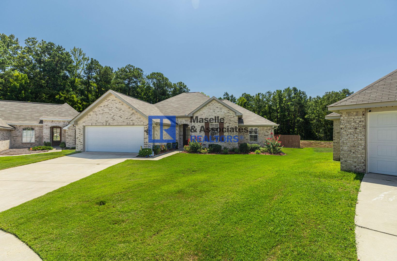 4 Bed/2 Bath Home in Pearl in Silver Ridge – photo 4