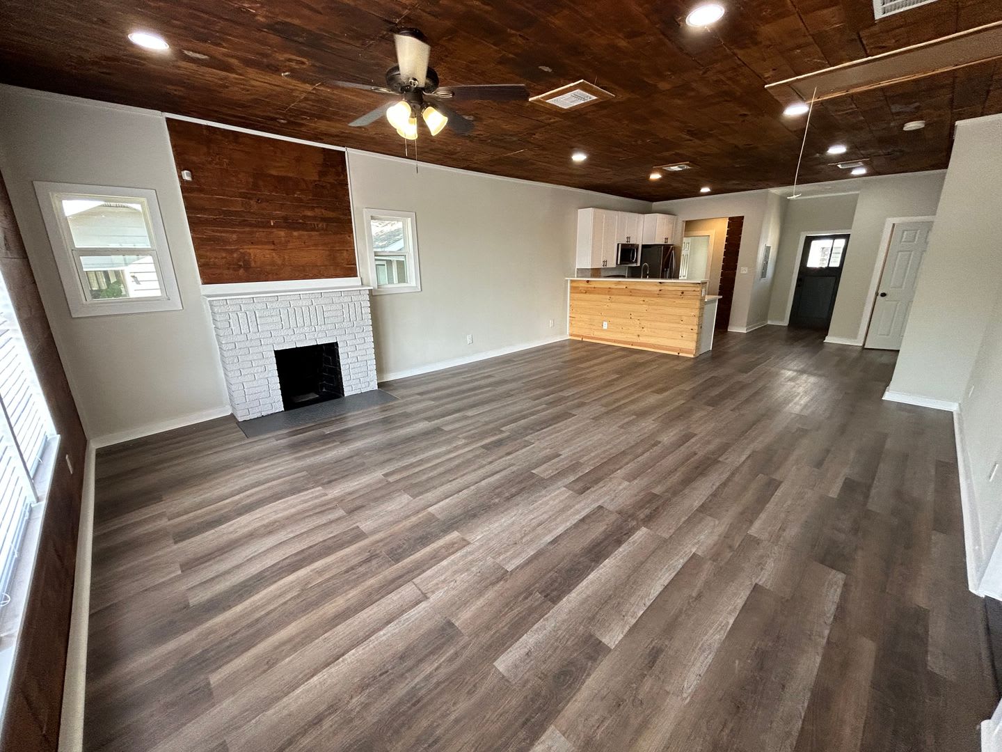 1245 Kayton Avenue – photo 4