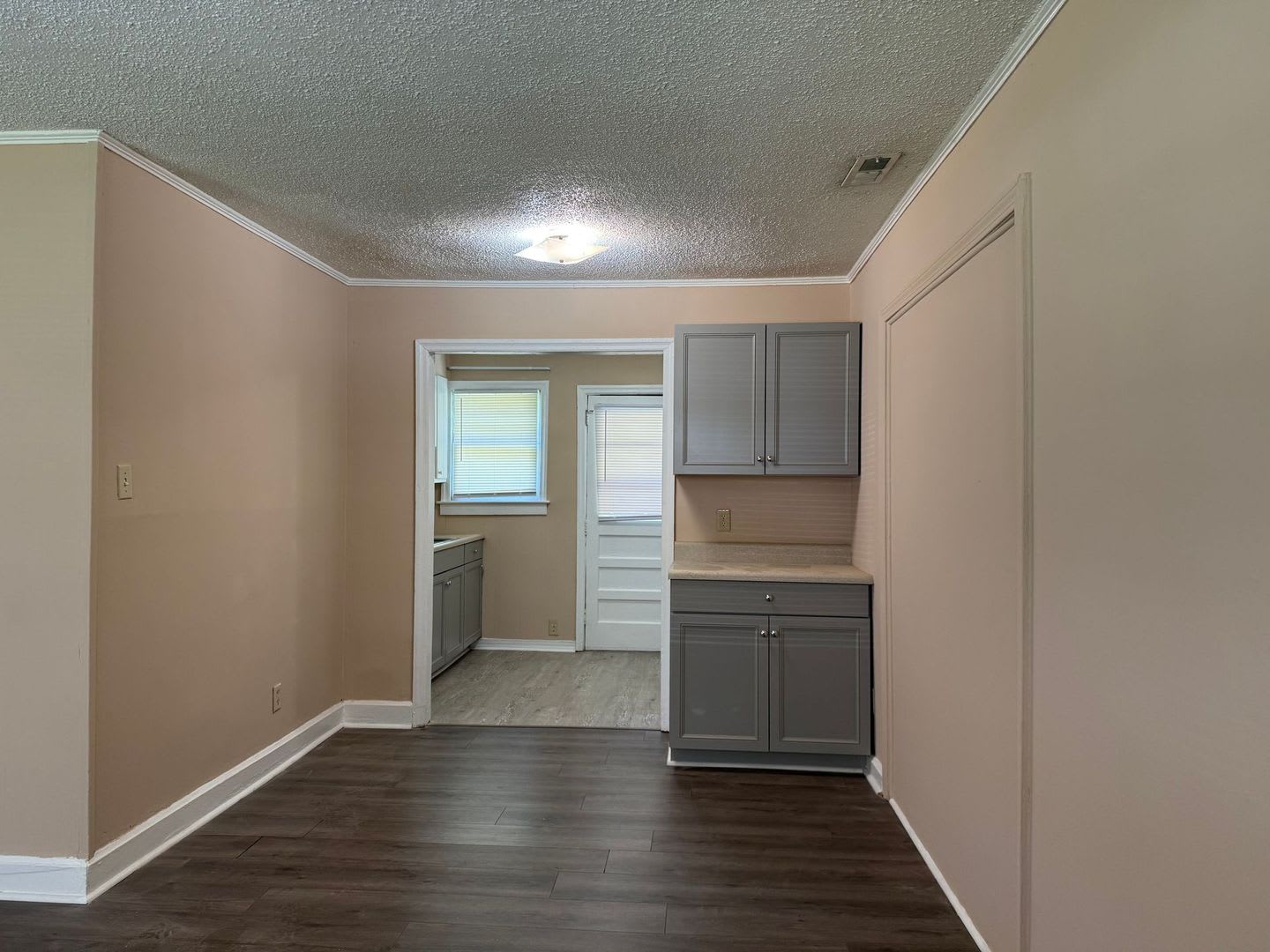 1343 Steed Street – photo 4